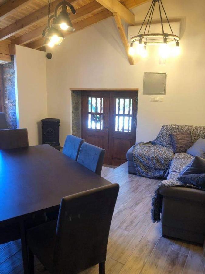 To Spiti Tou Faliari Platanistasa 外观 照片